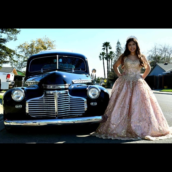 Quinceara Dress worn for pics and party Size 3/4 with small blue stain - Picture 2 of 7